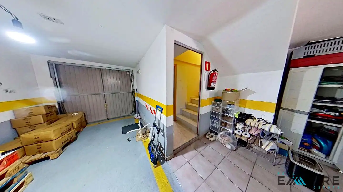 Parking of Detached homes for sale in Valdemoro  with Air Conditioner, Heating and Furnished