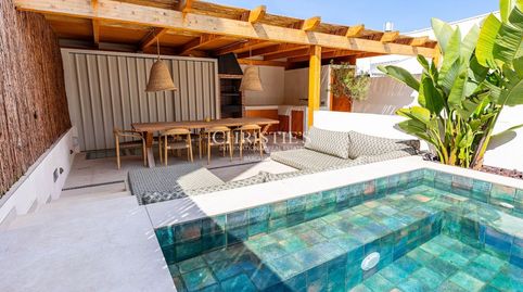 Planta baja dúplex con terraza y piscina a pocos pasos del mar