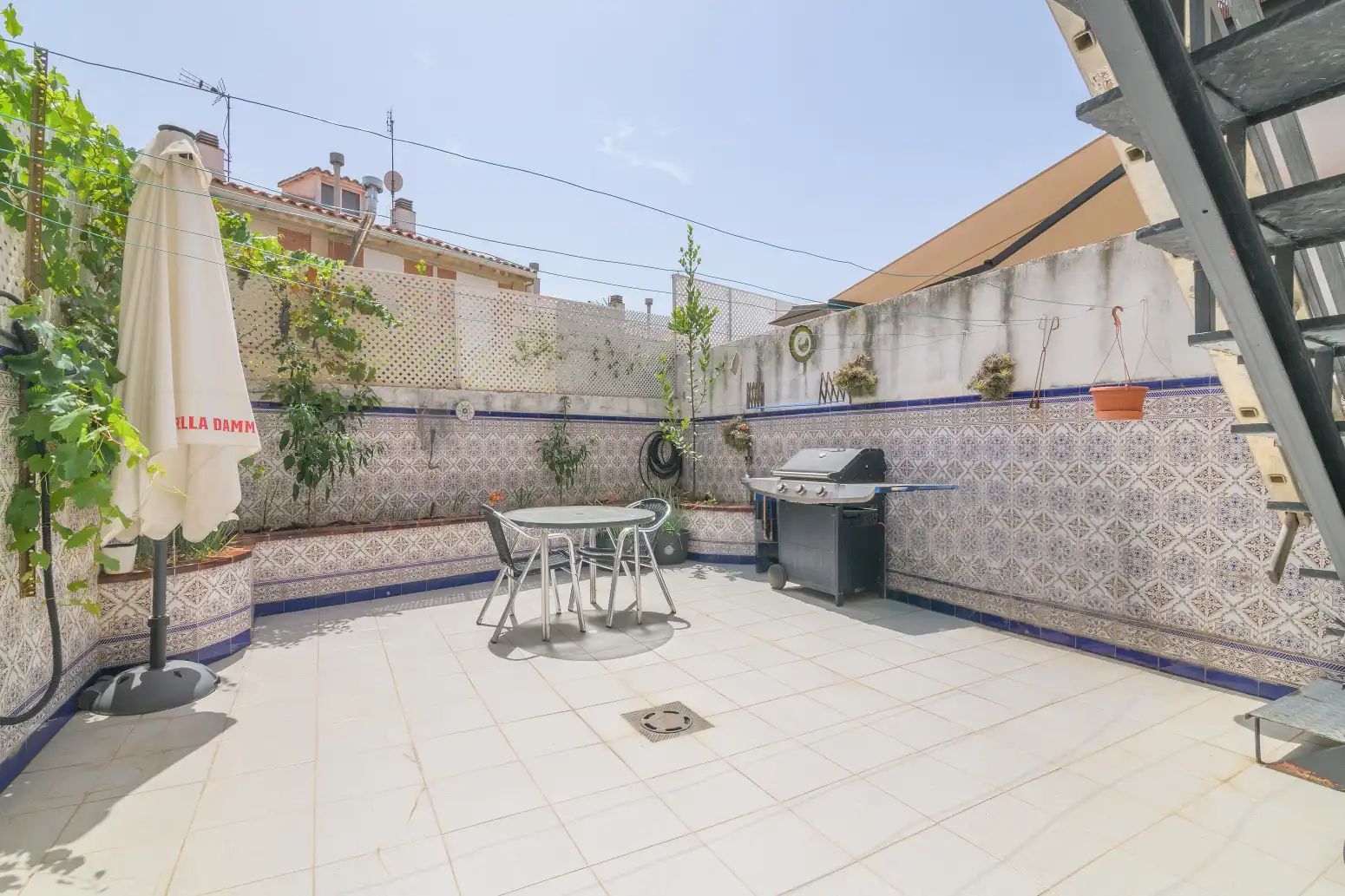 Terrassa de Casa adosada en venda en Sant Boi de Llobregat amb Aire condicionat i Terrassa