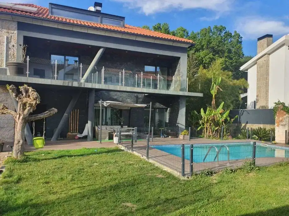 Maison jumelée avec jardin à vendre à Plaza Mayor 15