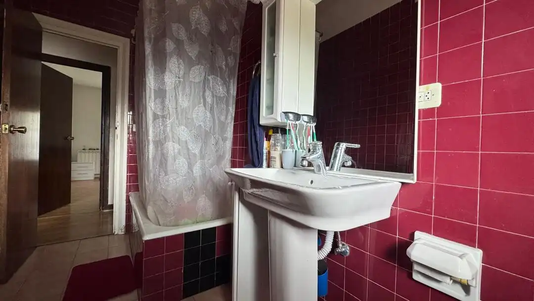 Baño de Piso en venta en Ibarra con Calefacción y Balcón