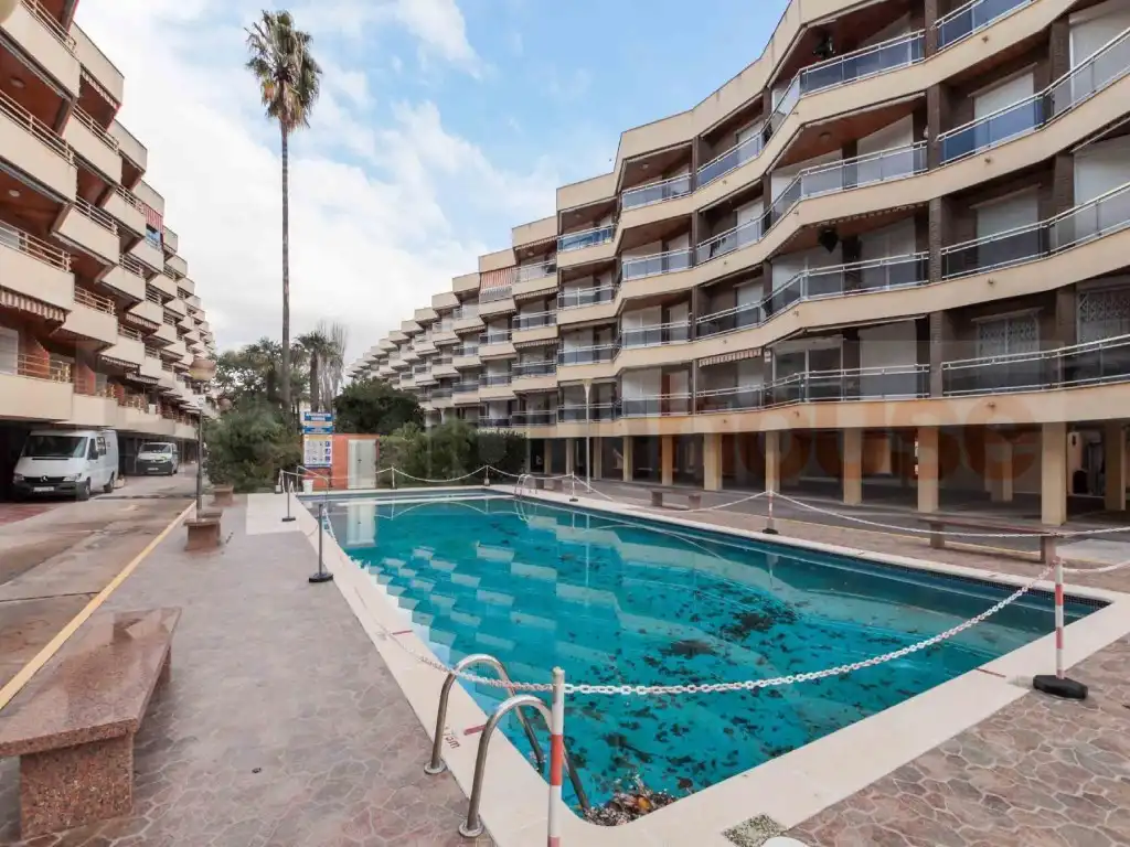Piscina de Piso en venta en Cambrils con Piscina