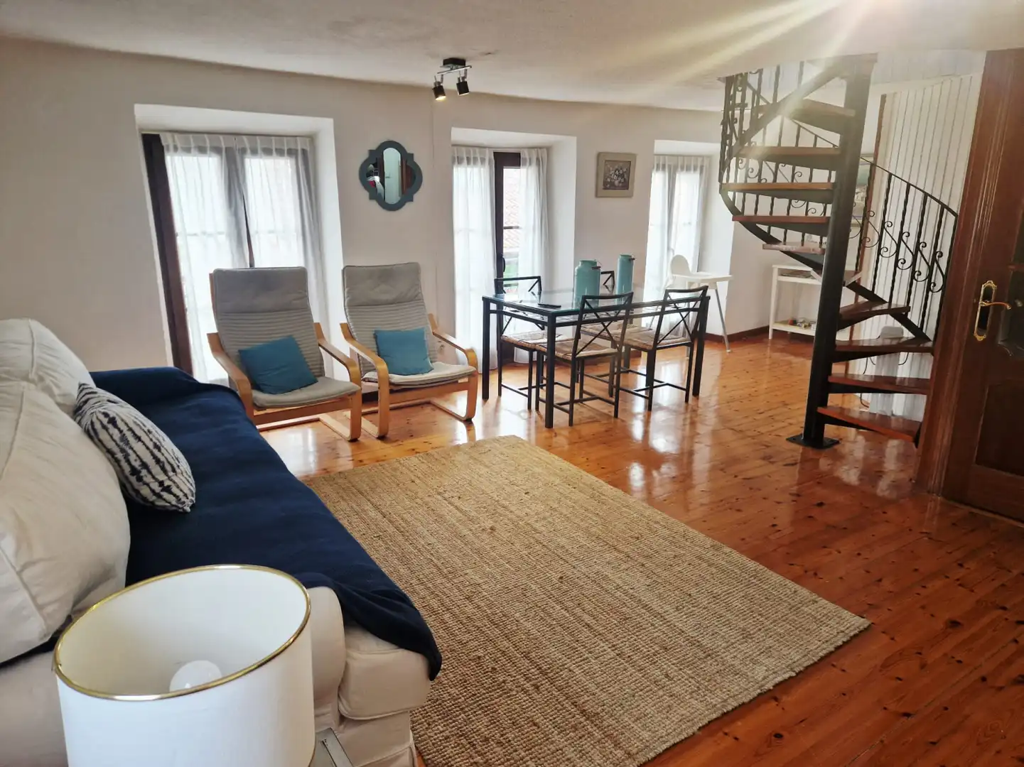 Sala de estar de Casa adosada en venta en Soto del Barco con Calefacción y Terraza