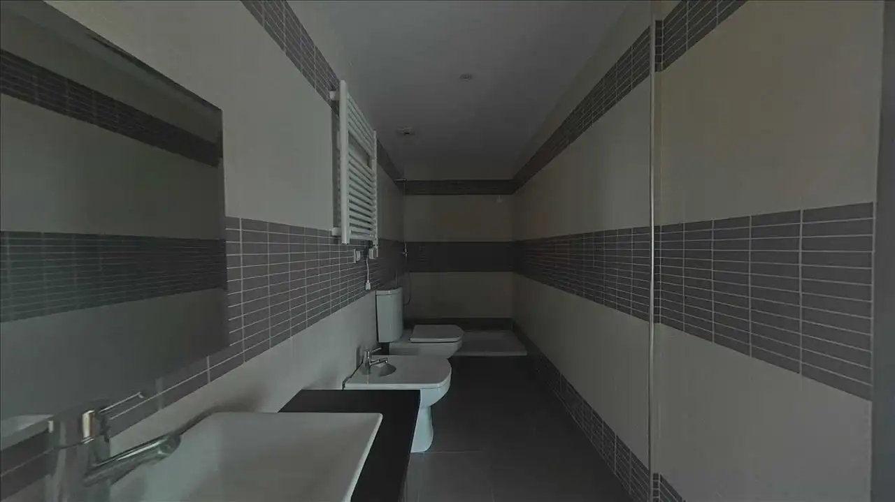 Badezimmer von Büro zum Verkauf in Alcorcón