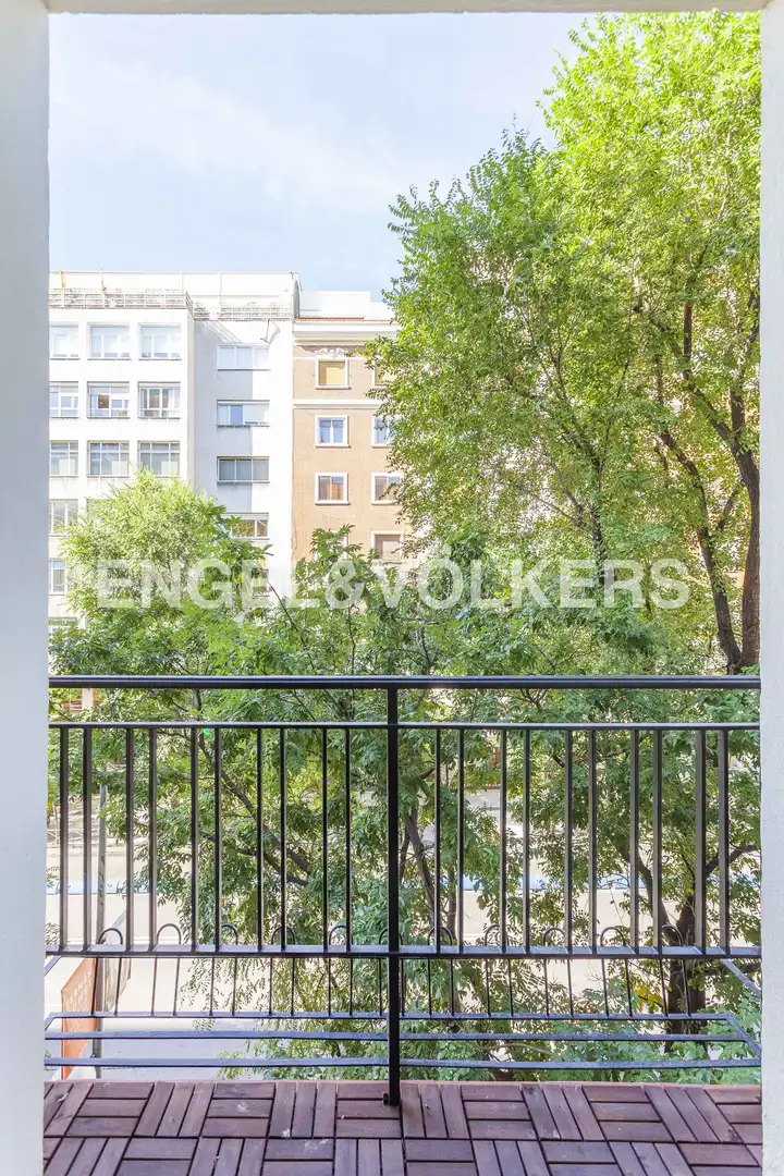 Balcony of Flat for rent in Madrid  with Air Conditioner, Heating and Storage room