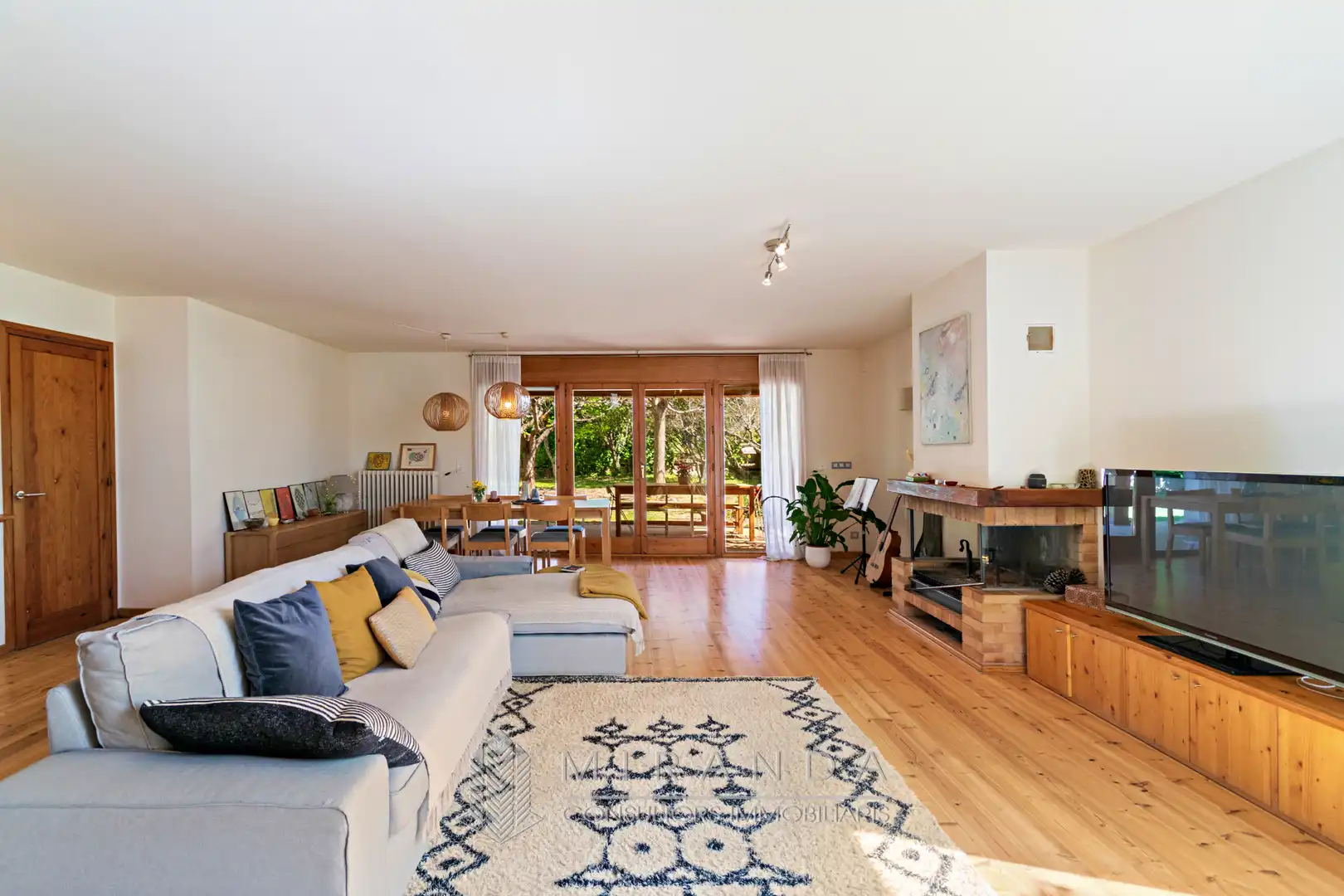 Sala d'estar de Casa o xalet en venda en La Garriga amb Aire condicionat, Calefacció i Jardí privat
