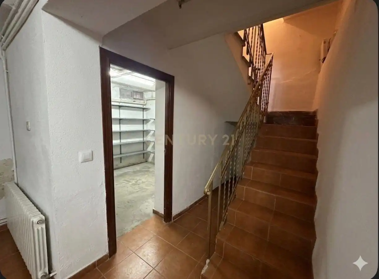 Houses for sale in Madrid  with Air Conditioner, Private garden and Storage room