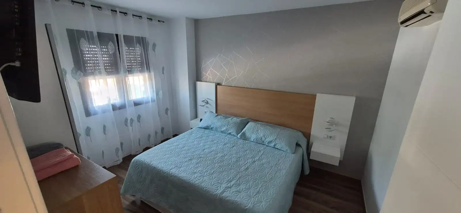 Schlafzimmer von Wohnungen zur Miete in Punta Umbría mit Klimaanlage, Heizung und Möbliert