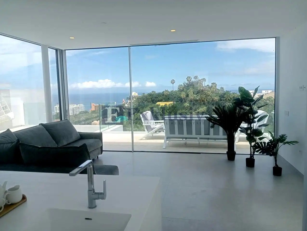 Living room of Houses for sale in Adeje  with Air Conditioner, Private garden and Terrace