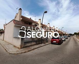 Vista exterior de Casa o xalet de lloguer en Getafe amb Calefacció i Terrassa