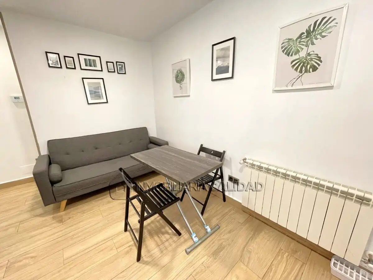 Schlafzimmer von Wohnung zum Verkauf in Burgos mit Heizung und Möbliert