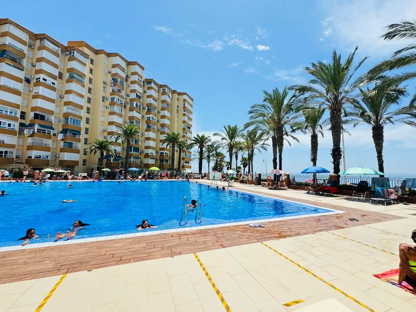 Piscina de Pis en venda en Algarrobo amb Piscina comunitària