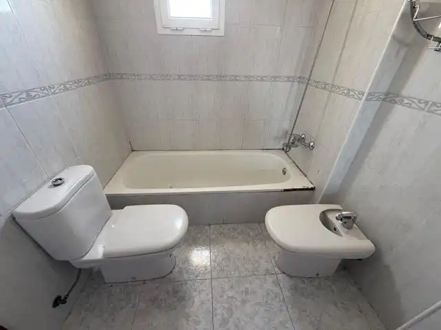 Badezimmer von Einfamilien-Reihenhaus zum Verkauf in Mont-roig del Camp mit Terrasse und Gemeinschaftspool