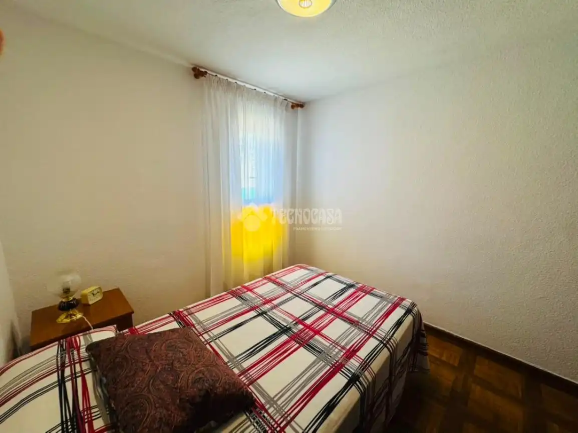 Bedroom of Flat for sale in Madrid