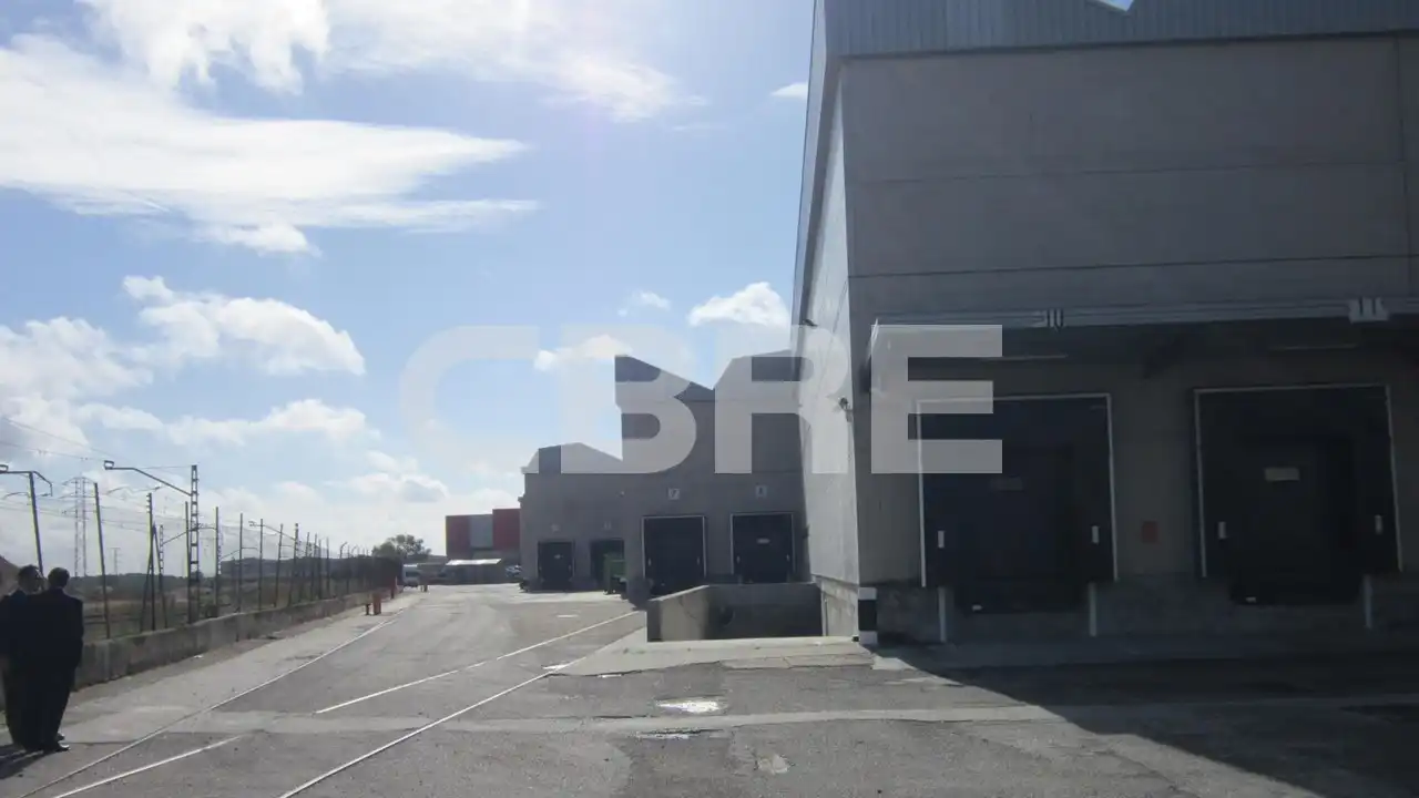 Vista exterior de Nave industrial de alquiler en Valdemoro