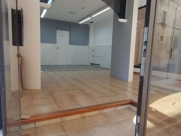 Gewerbefläche zum Verkauf in Poble