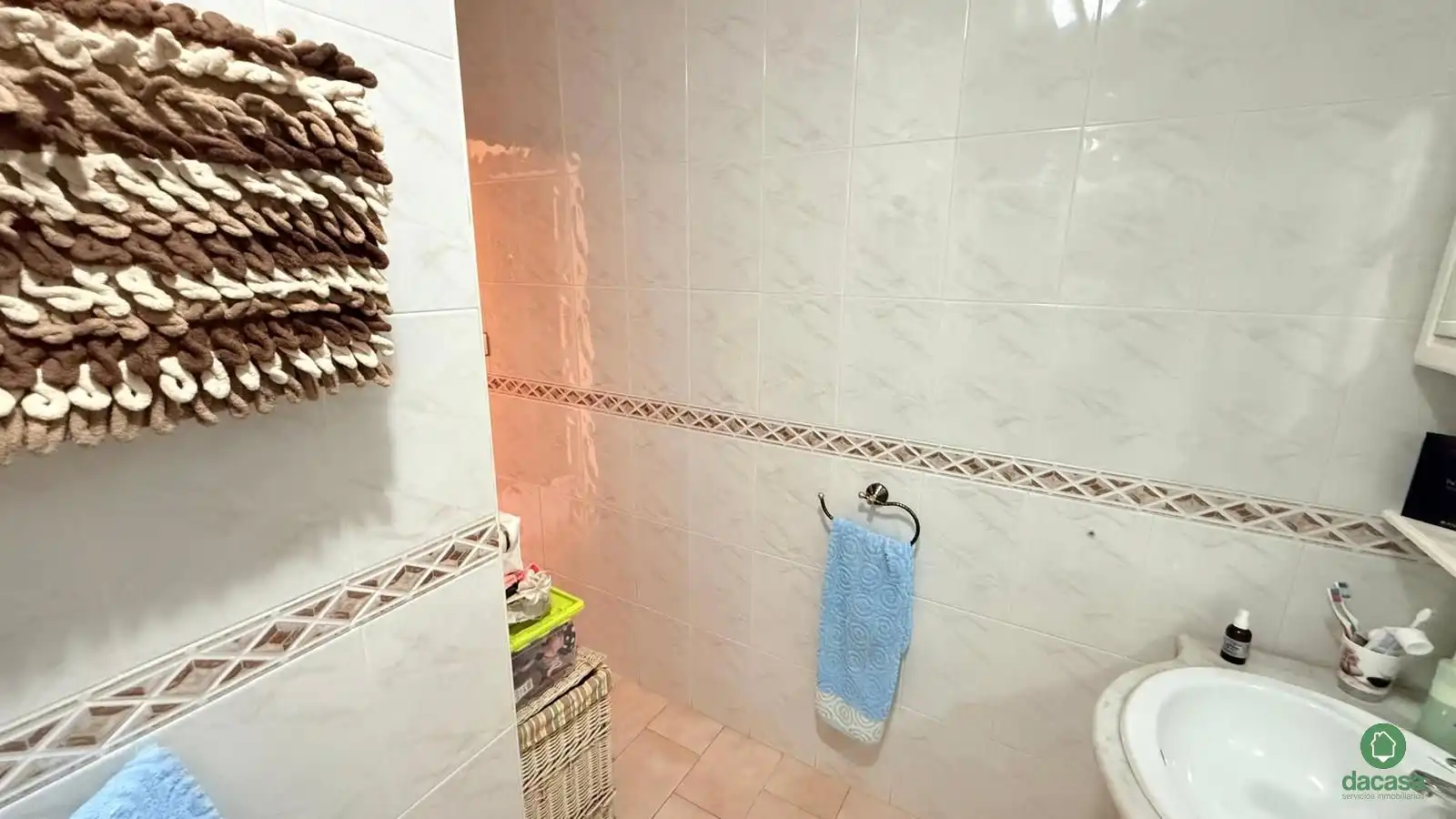 Baño de Piso en venta en Trigueros con Aire acondicionado, Terraza y Amueblado