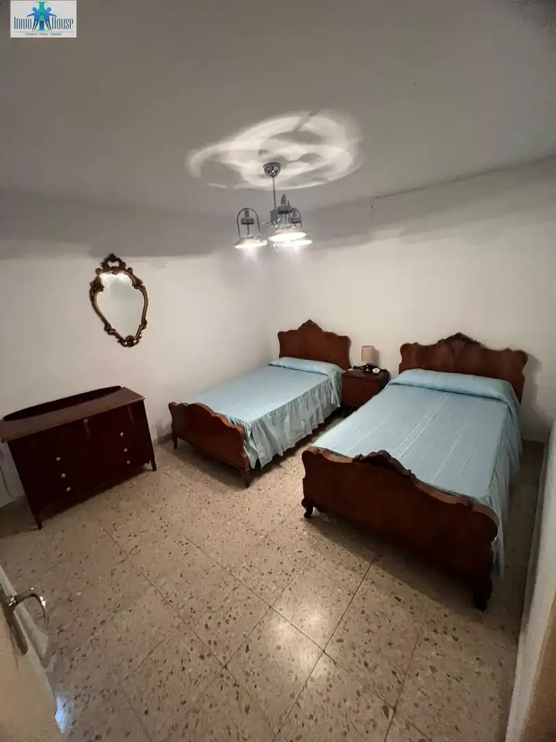 Dormitori de Casa o xalet en venda en Alcadozo amb Moblat