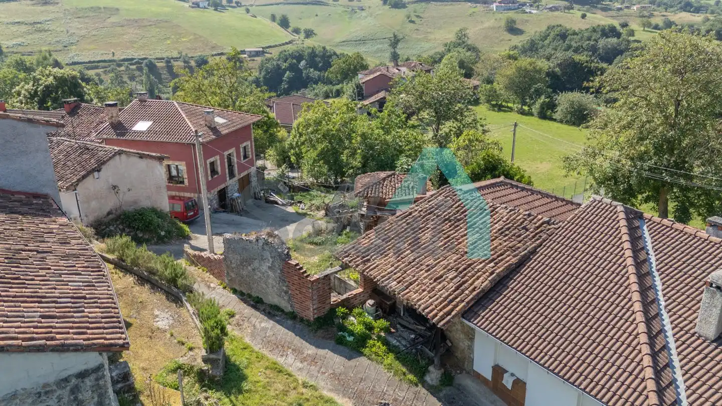 Houses for sale in Parres  with Heating, Private garden and Storage room