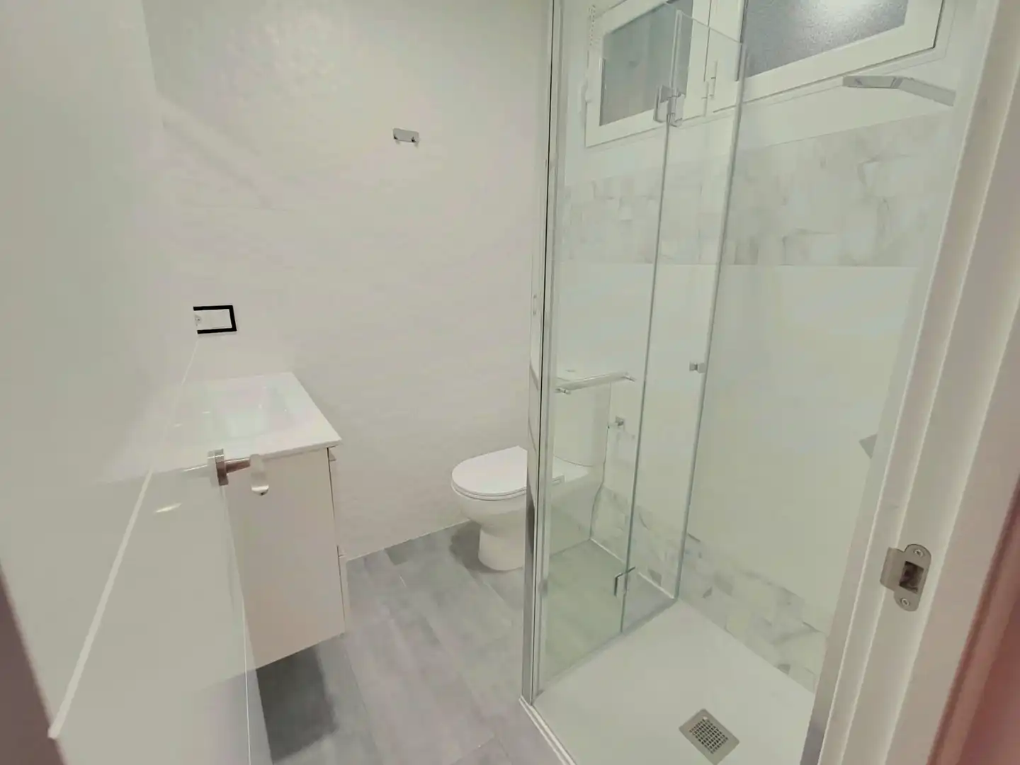 Bathroom of Flat for rent in Ferrol  with Heating, Furnished and Oven