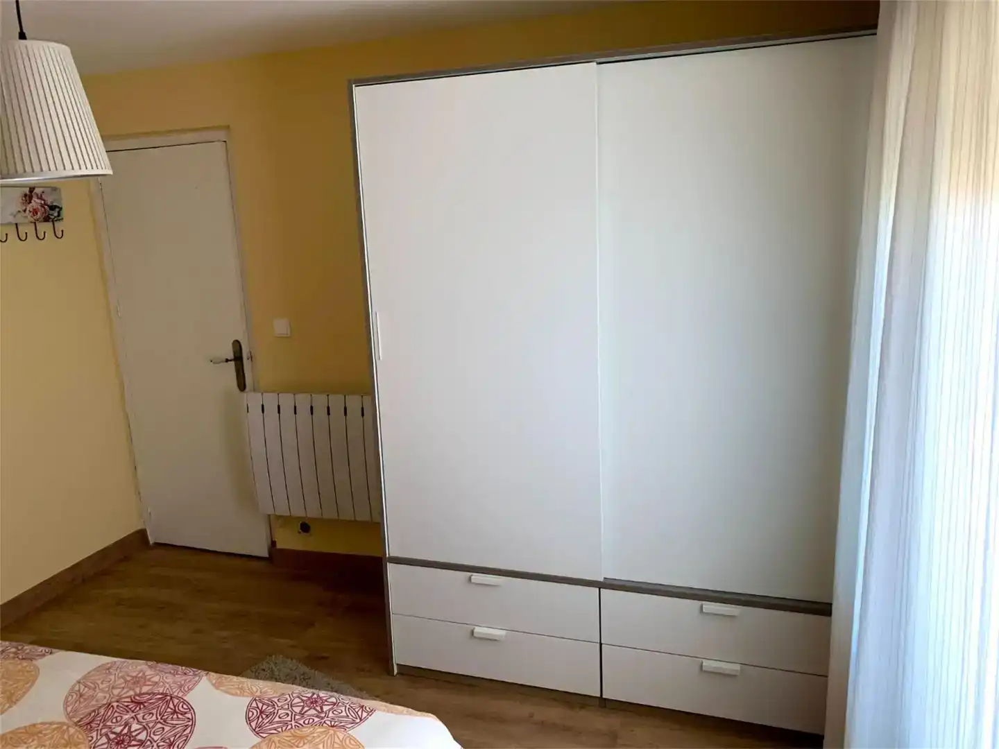 Dormitori de Casa o xalet en venda en Codo amb Jardí privat, Parquet i Piscina