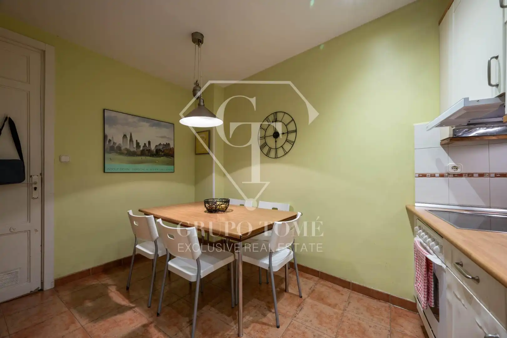 Comedor de Piso en venta en Donostia - San Sebastián  con Calefacción, Amueblado y Balcón