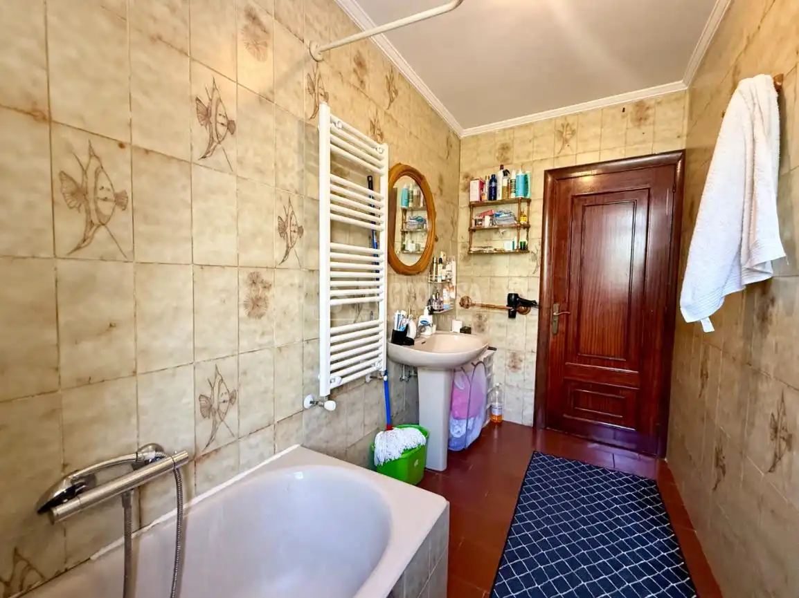 Baño de Piso en venta en Santander con Calefacción