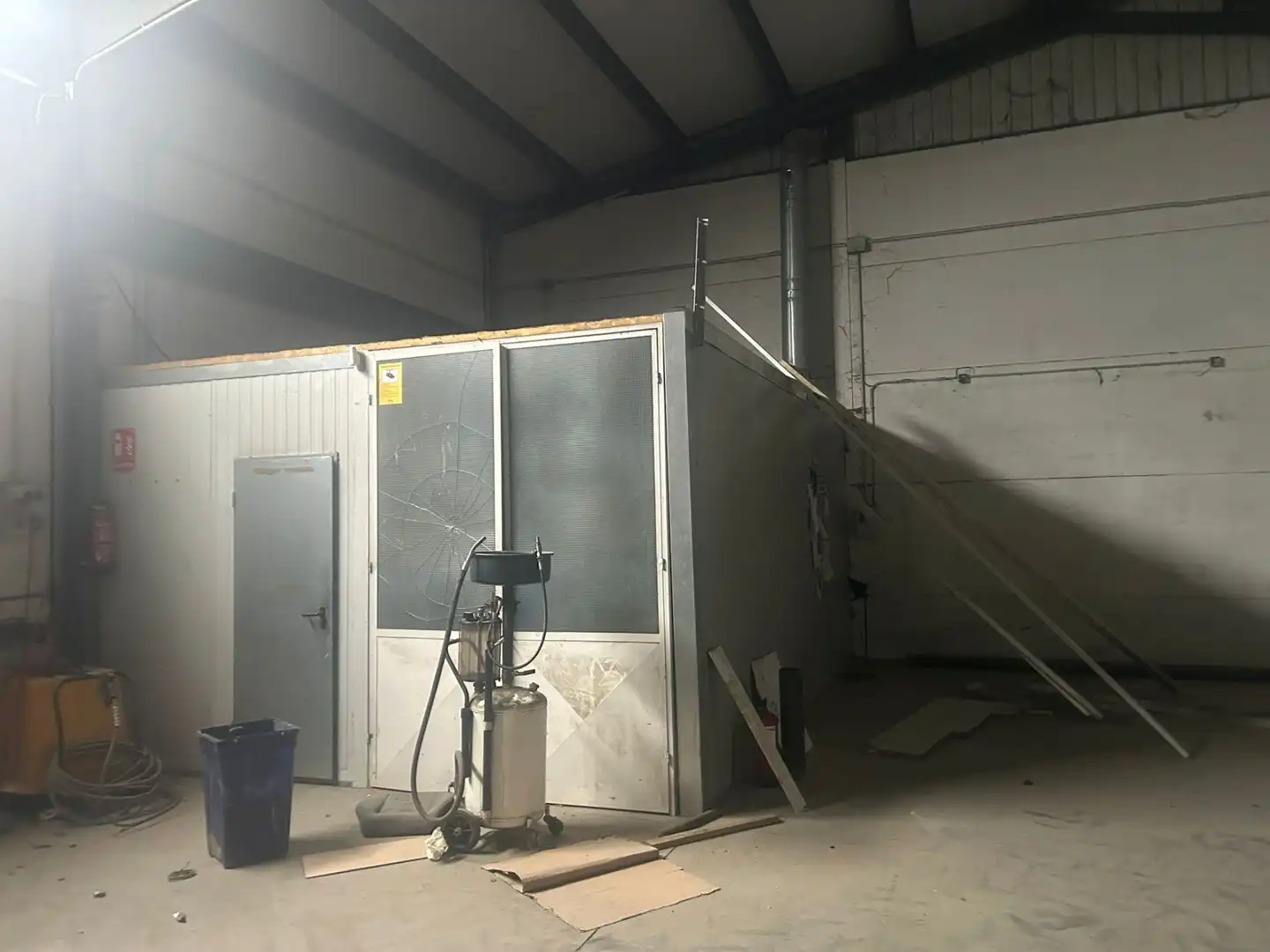 Exterior view of Industrial buildings for sale in Calvarrasa de Abajo