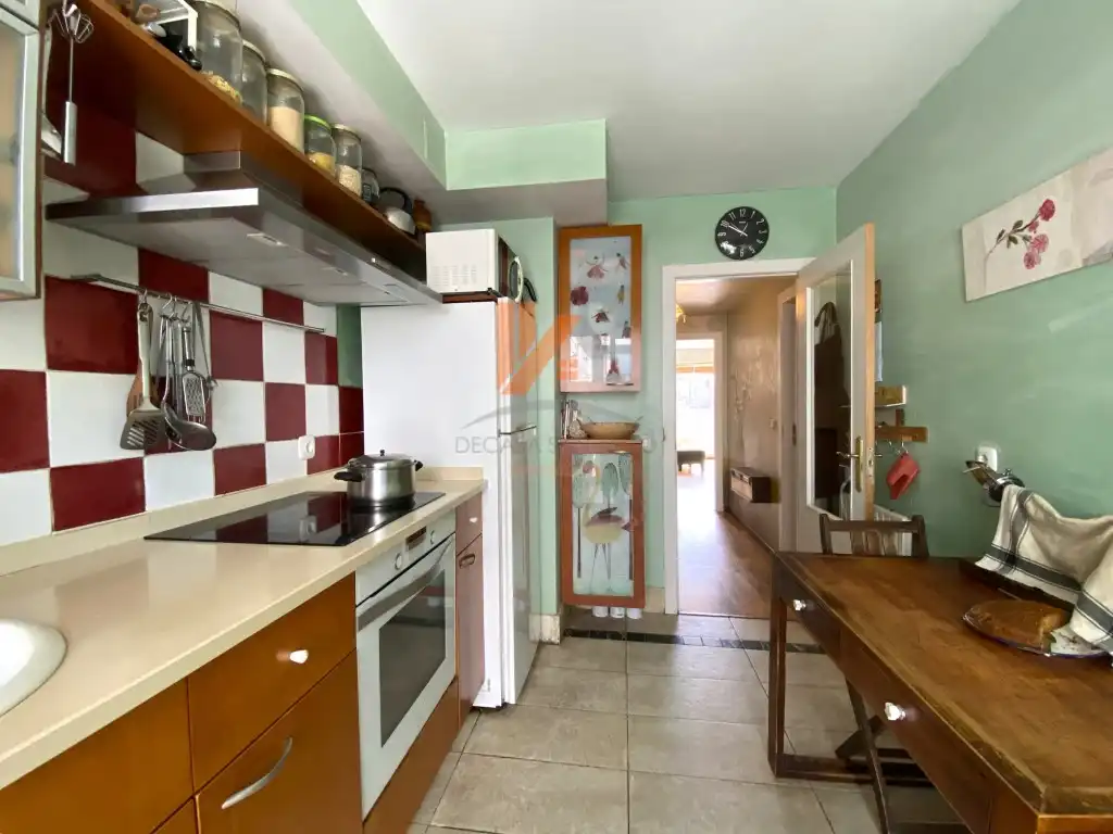 Cocina de Piso en venta en Santiago de Compostela  con Horno