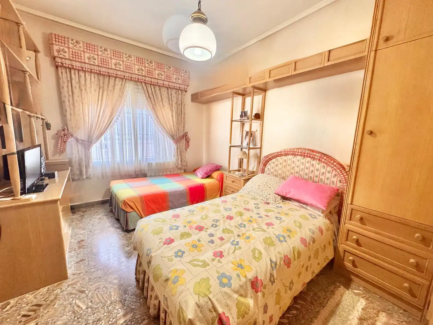 Dormitori de Casa o xalet en venda en Orihuela amb Aire condicionat, Calefacció i Jardí privat