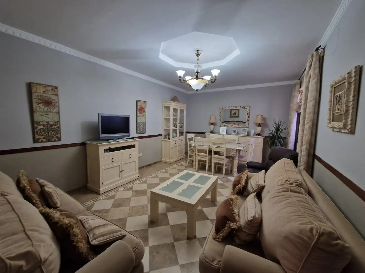 Sala d'estar de Casa o xalet en venda en Lora del Río amb Aire condicionat, Calefacció i Terrassa