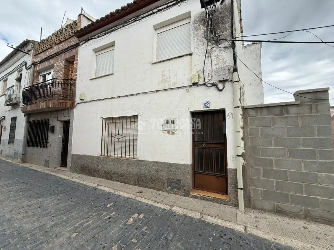 Vista exterior de Casa adosada en venda en Almorox amb Terrassa