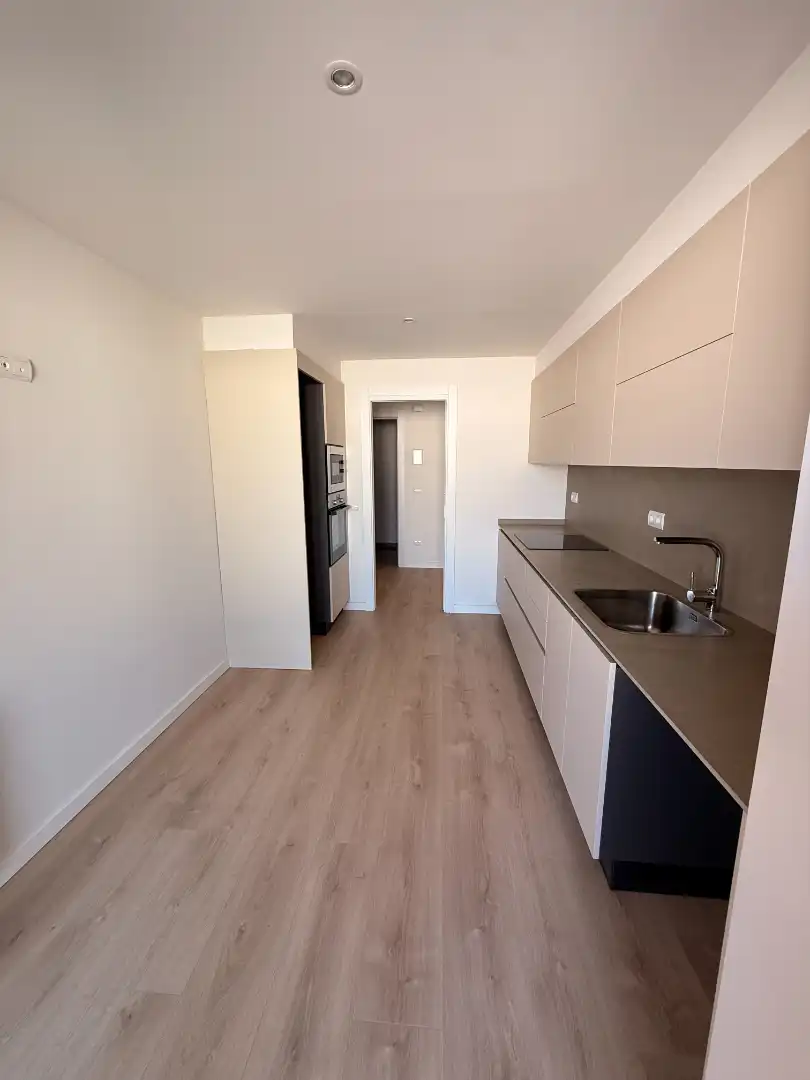 Piso de obra nueva con piscina en venta en Carrer del Pla de Salt, imagen 2