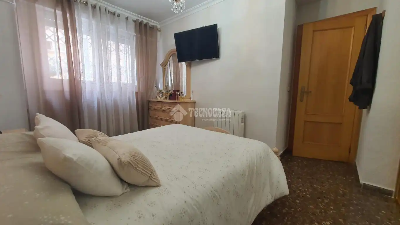 Habitación de Piso en venta en Valencia con Calefacción y Balcón