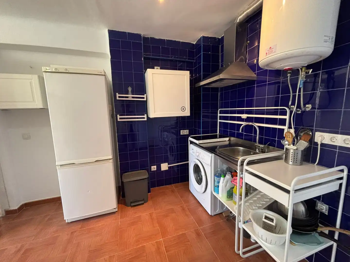 Cuina de Apartament de lloguer en Torremolinos amb Moblat i Piscina comunitària