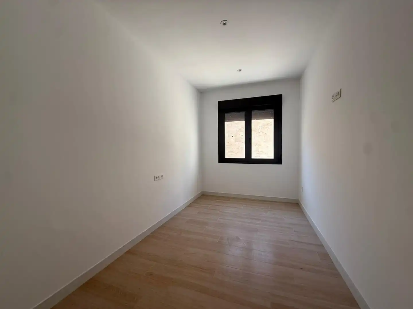 Dormitori de Planta baixa en venda en Tomelloso amb Aire condicionat, Calefacció i Jardí privat