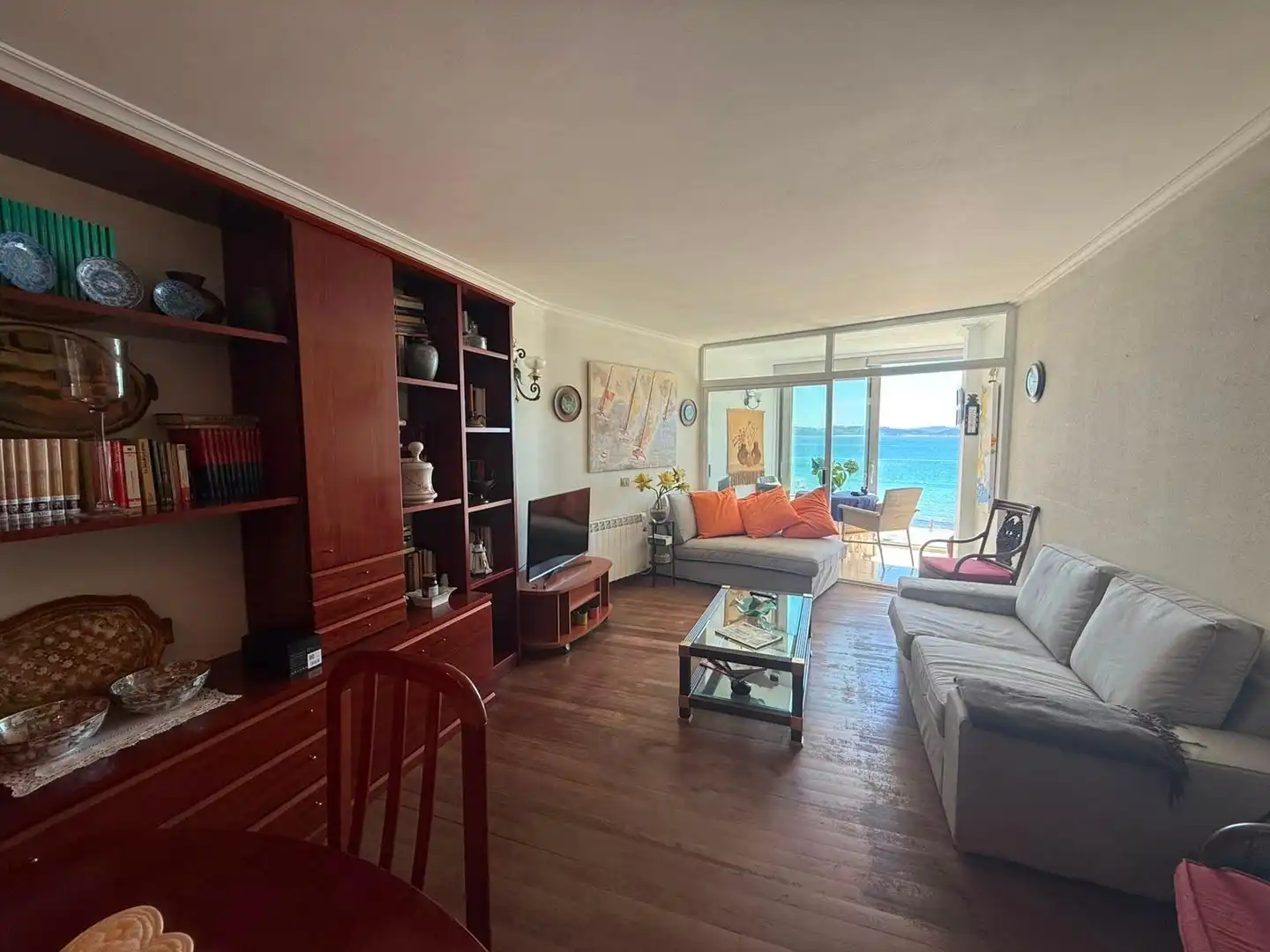 Sala d'estar de Pis en venda en Sanxenxo amb Calefacció i Moblat