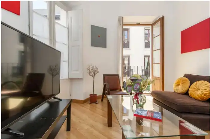 Flat for rent in Calle de Postas, Sol