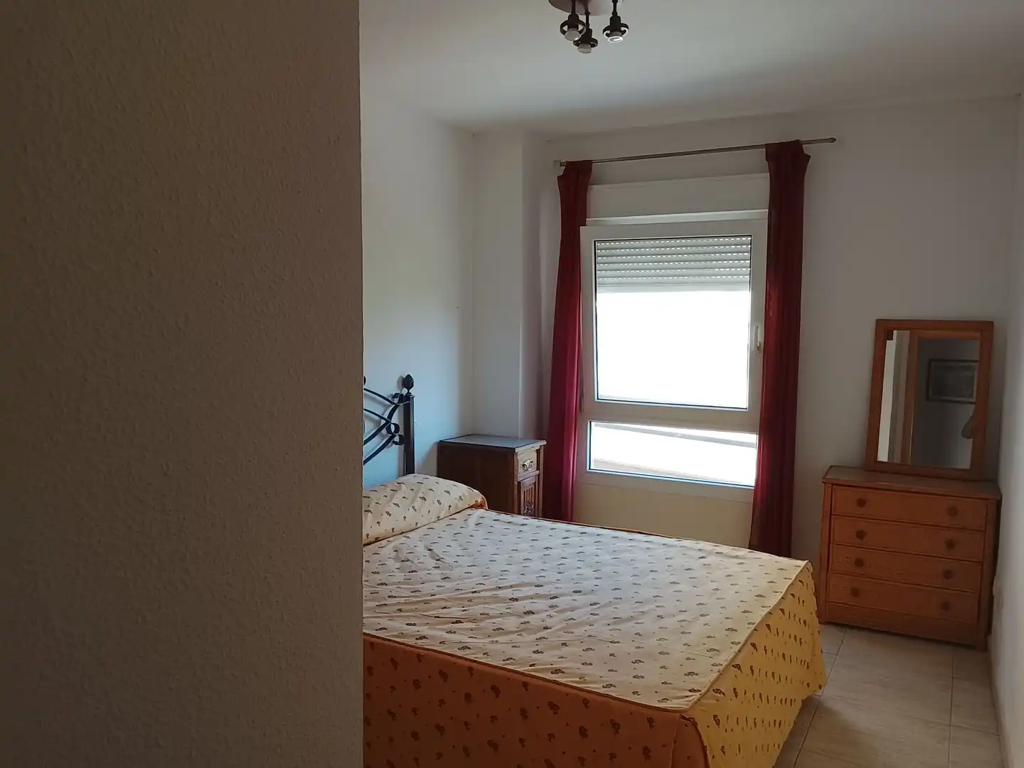 Schlafzimmer von Wohnung zum Verkauf in Madrigal de la Vera mit Klimaanlage, Heizung und Möbliert