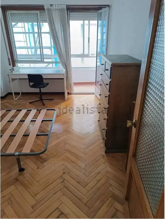 Habitación de Piso en venta en Santiago de Compostela  con Calefacción, Terraza y Amueblado