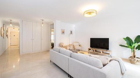 Foto 4 de Apartamento en venta en Avenida Avenida Juan Gómez Juanito, 14, Puerto Deportivo, Fuengirola