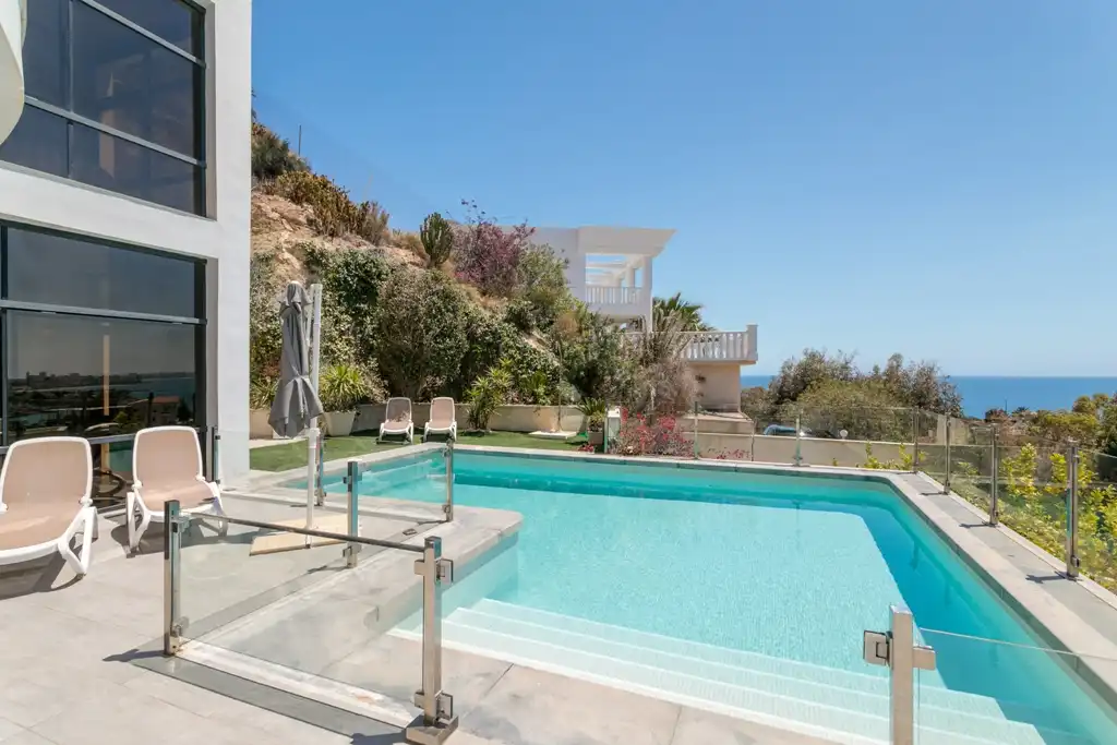 Swimming pool of Houses for sale in El Campello  with Air Conditioner, Private garden and Swimming Pool
