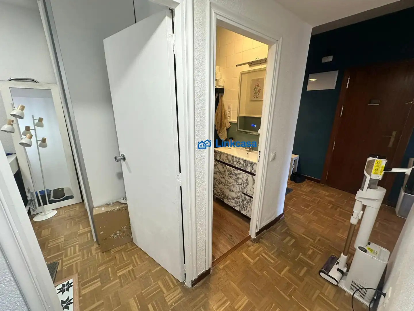 Bedroom of Flat for sale in Madrid  with Air Conditioner, Heating and Parquet flooring