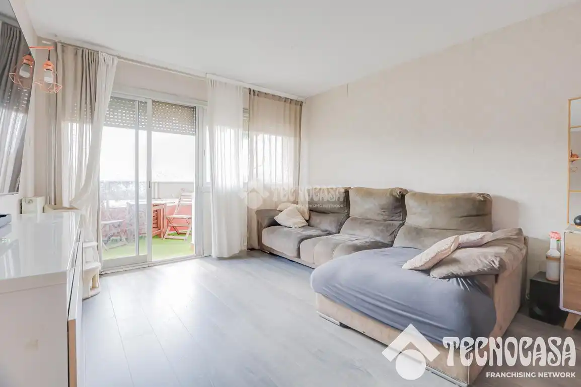 Living room of Flat for sale in Terrassa  with Heating and Balcony