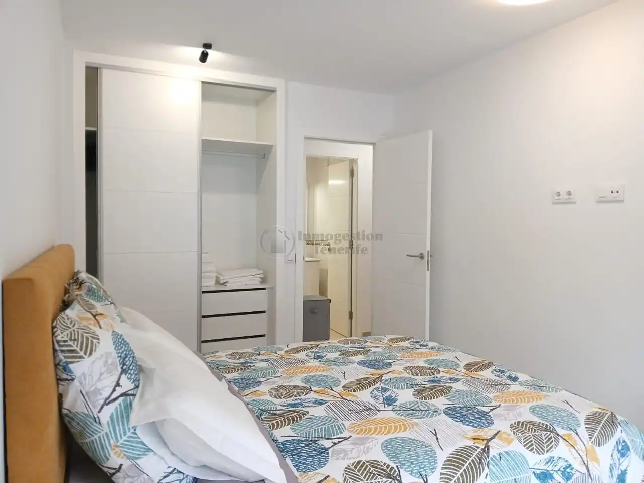 Habitación de Piso de alquiler en Arona con Amueblado, Balcón y Internet