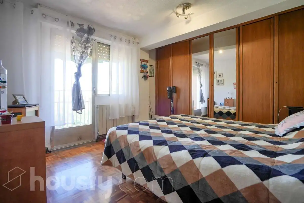 Dormitori de Pis en venda en Madrid amb Calefacció, Parquet i Terrassa
