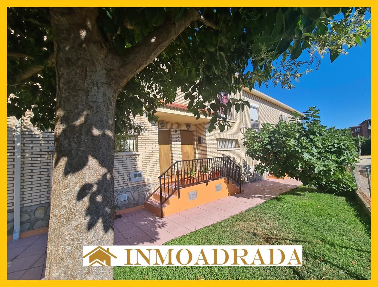 Single-family semi-detached for sale in Urbanización Sol Gredos, La Adrada