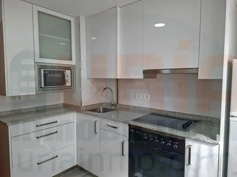 Cocina de Piso de alquiler en Oviedo  con Calefacción, Amueblado y Lavadora