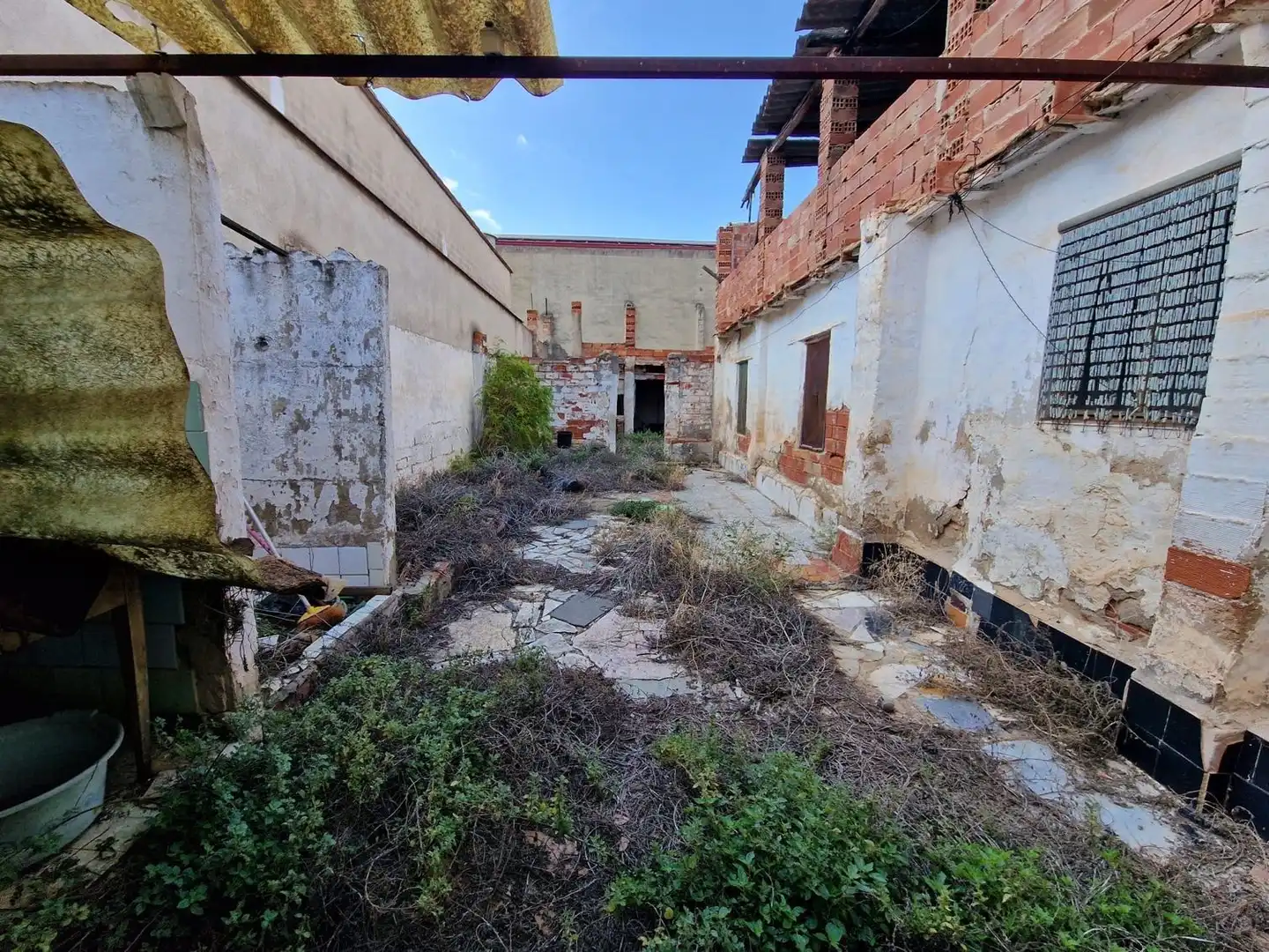 Vista exterior de Casa o xalet en venda en L'Alcúdia de Crespins amb Jardí privat i Terrassa