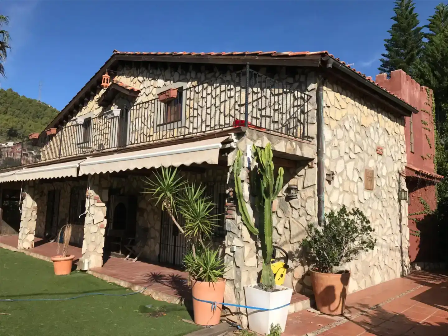 Vista exterior de Pis en venda en Torrelles de Llobregat amb Jardí privat, Parquet i Traster